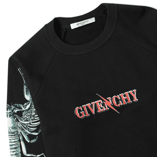 THIS GIVENCHY SCORPION TEE HAS SOME SERIOUS DRAKE VIBES